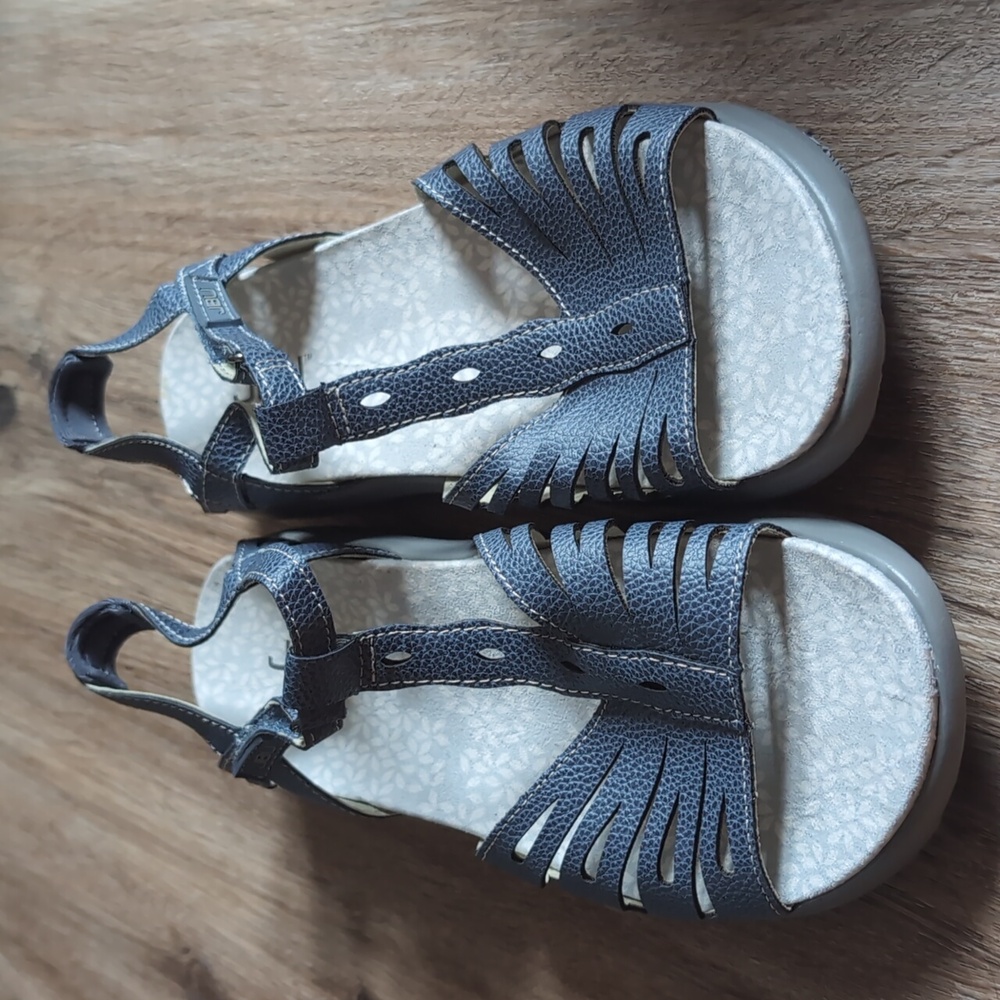 JBU By Jambu Comfort Sandals ( size 8 )